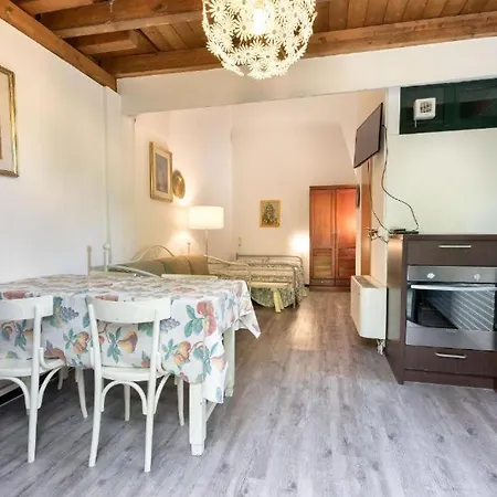 Le Dimore 2 Apartment *